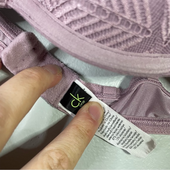 Calvin Klein One Pink Chevron Embossed Patterned Underwire Bra Size 34A - Picture 5 of 8